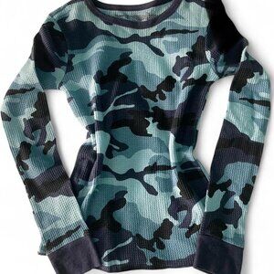 Blue camouflage thermal long sleeve top in excellent condition